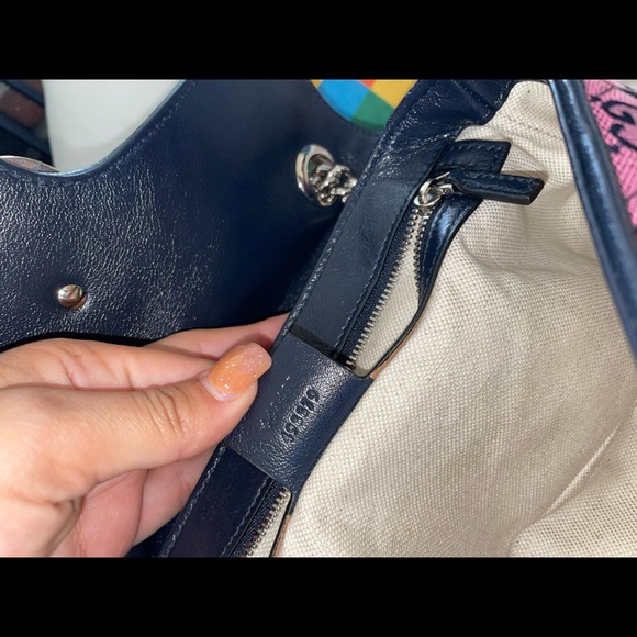 SOLD!! Gucci Marmont Small - Picture 7 of 9